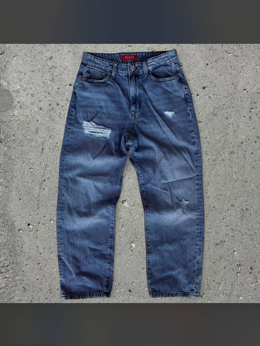 NWOT Distressed Guess Jeans